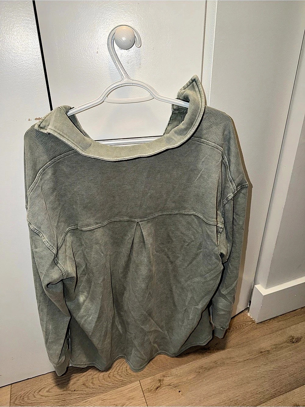 Green button up - Picture 2 of 2